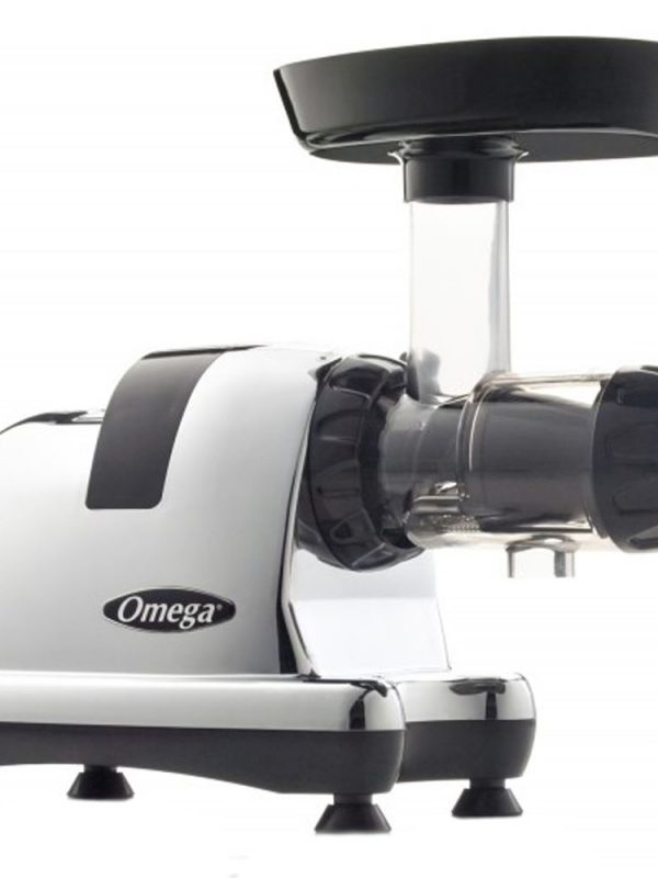 Efficient cold press juicer Omega J8228C, perfect for fresh and nutritious juices at home - buy now for a healthier lifestyle!