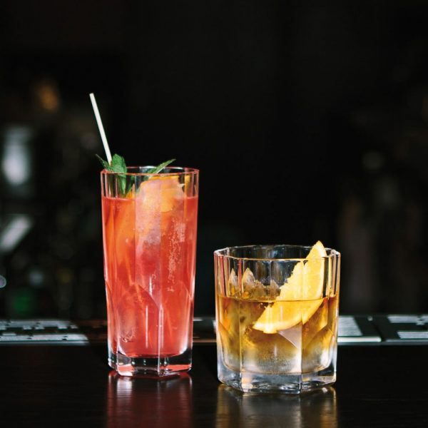 Elevate your cocktail experience with COPOS NACHTMANN Cocktail Highball Aspen glasses, set of 4 - 30.9cl each. Bring sophistication to your home bar!