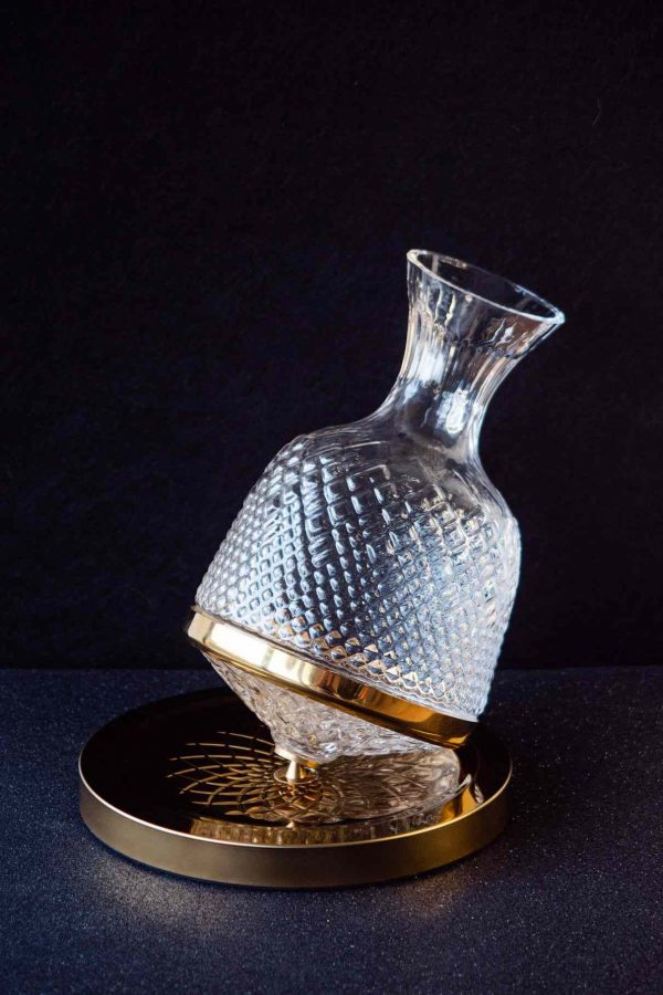 Enhance wine aeration with our premium Rotating Wine Decanter - elevate your wine tasting experience with this elegant accessory!