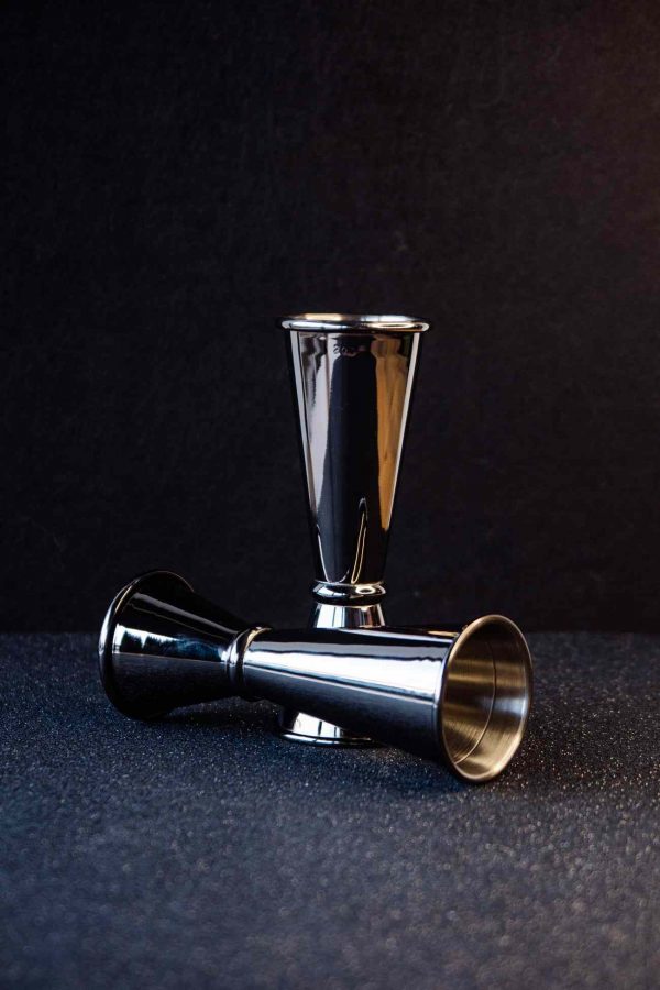 Modern Jug 30/60 Glossy Black - Sleek and Stylish Liquid Holder for Everyday Use, Buy Online Now!