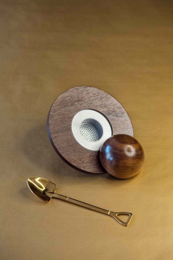 Enhance your cocktails with this premium Cocktail Smoker Kit (without firewood) for a unique flavor experience. Perfect for home bartenders!
