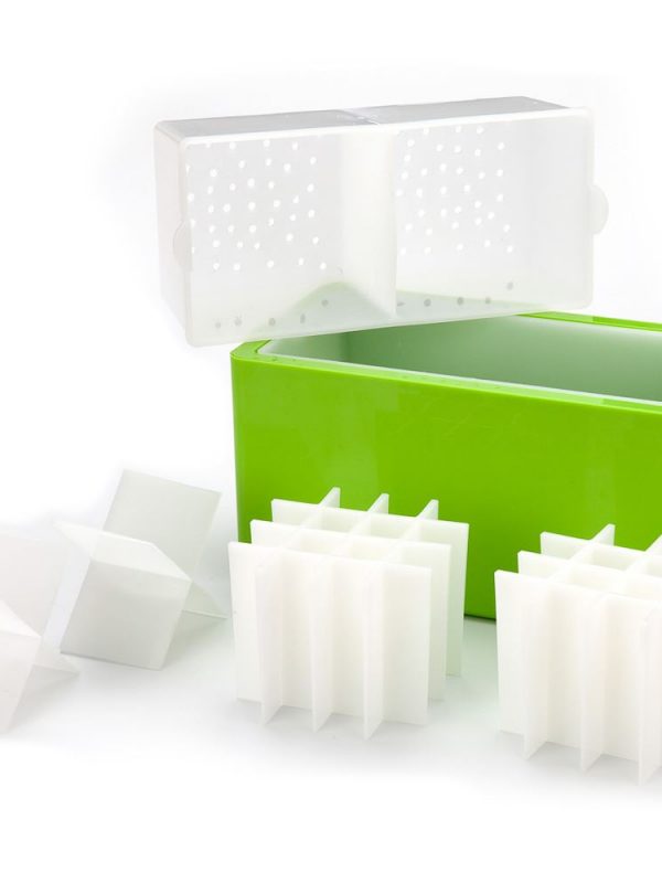 Premium Cubic Ice Mold for Elegant Cocktails - Create Perfect Ice Cubes at Home with this High-Quality Mold - Fast Shipping Available!