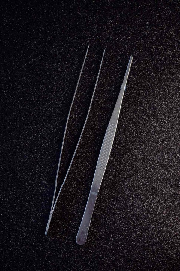 Premium precision tweezers for decorating, ideal for intricate tasks, crafting, and beauty routines