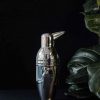 Experience the perfect blend of style and function with the Pinguim Cobbler Shaker - a must-have for every cocktail enthusiast!
